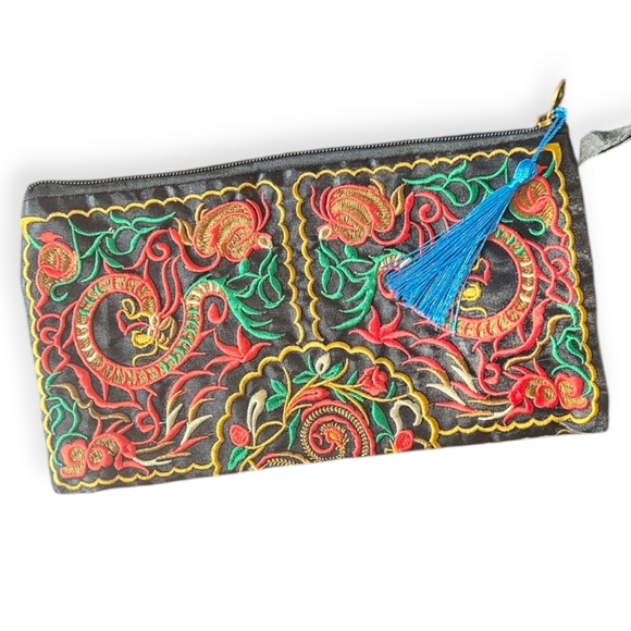 Embroidered Bag - Picture 3 of 4